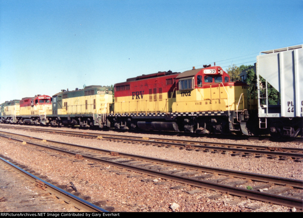 FRVR GP9 #1702 - Fox River Valley RR